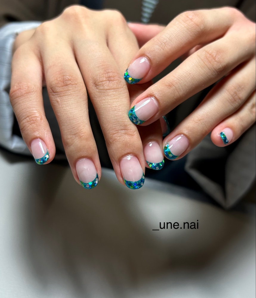 _une.nail