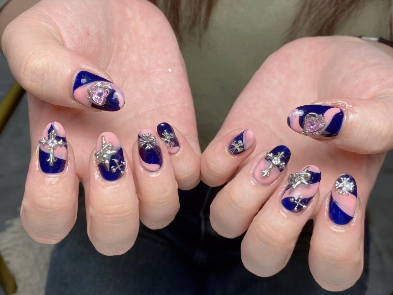UM_NailSALON