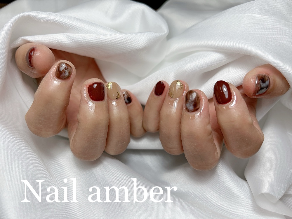 Nail_amber