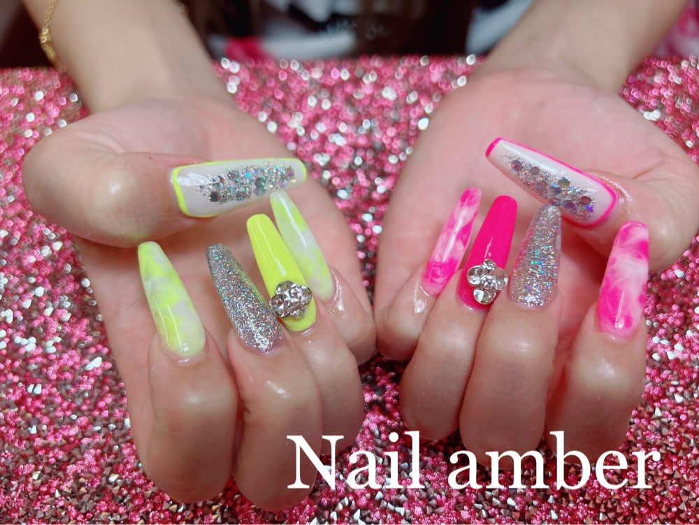 Nail_amber