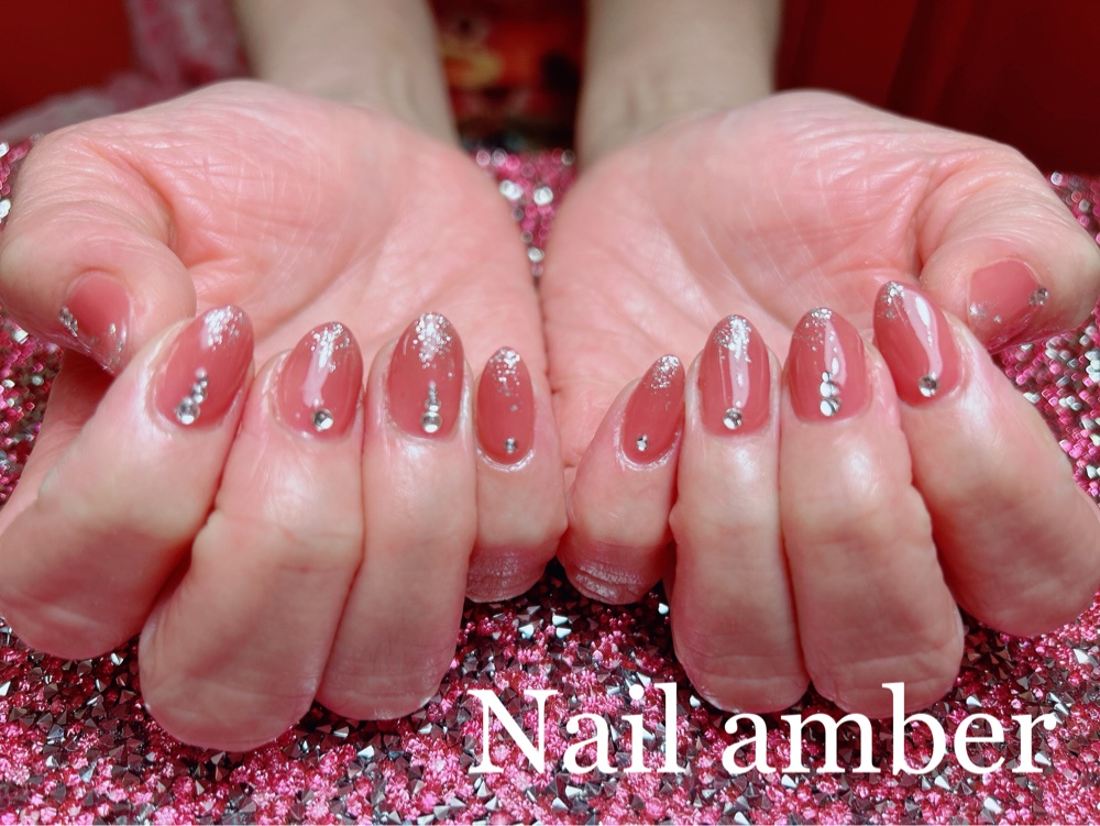 Nail_amber