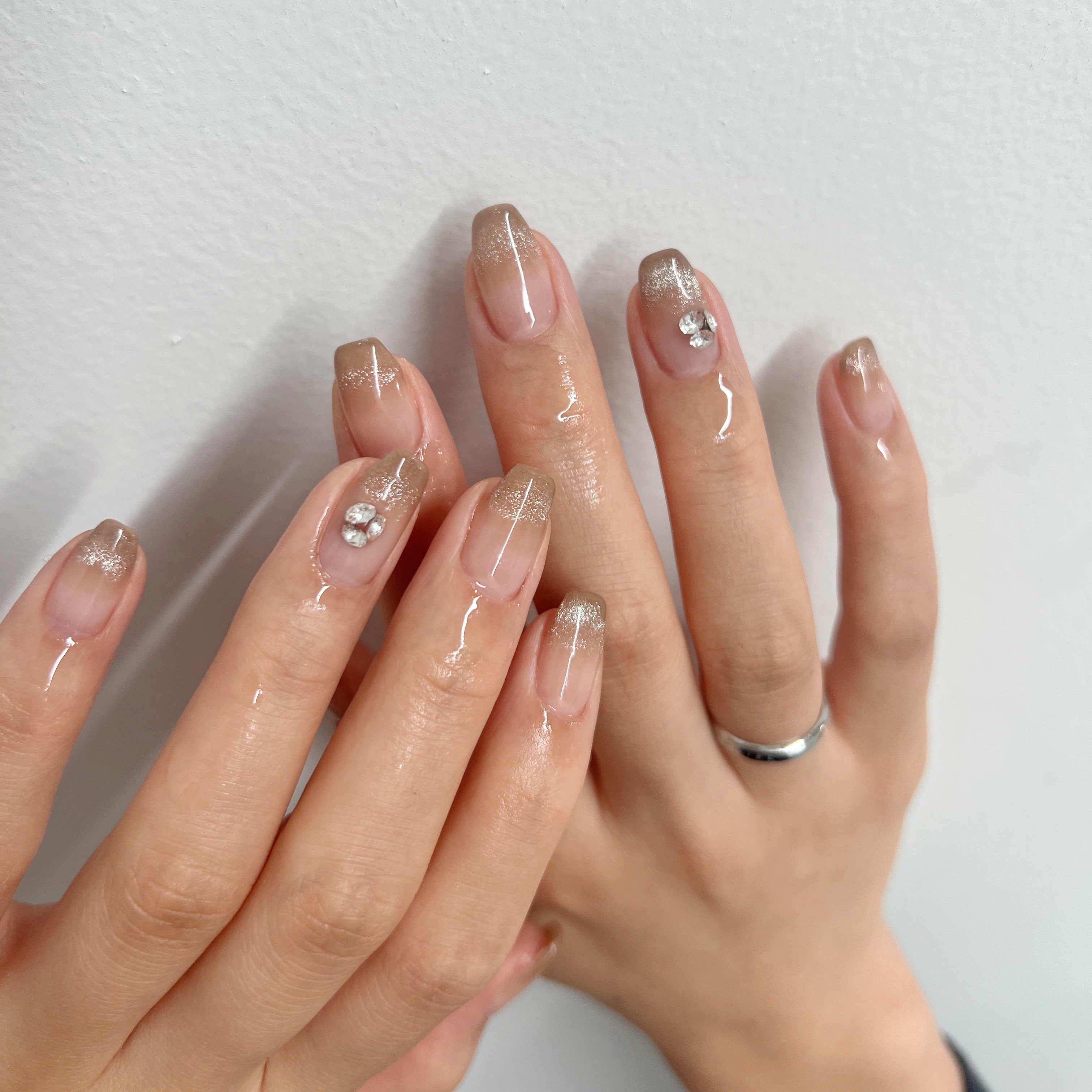 nail_gris