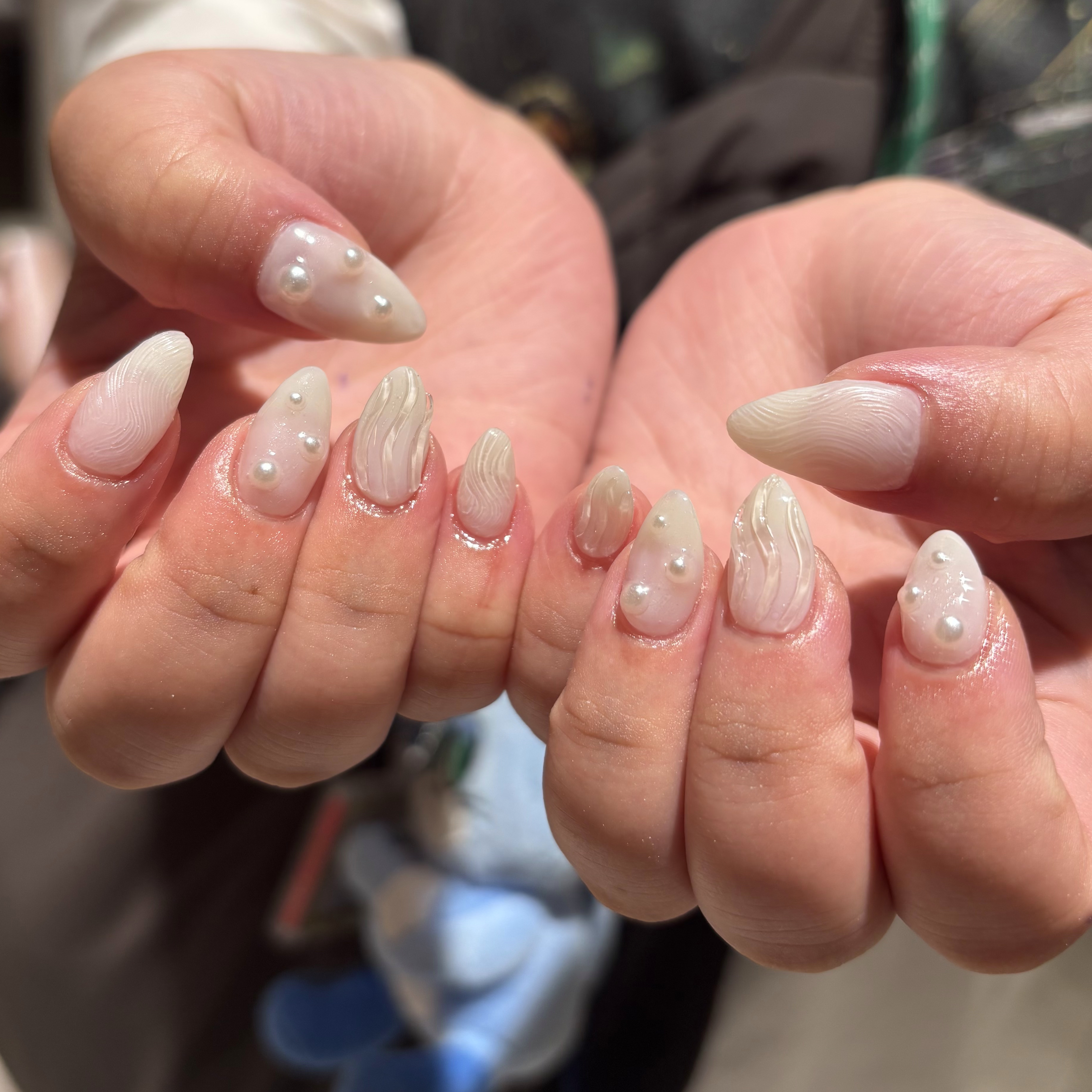 Emu...nail
