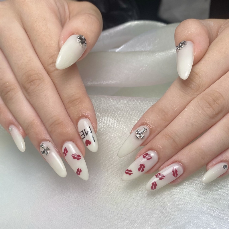 UM_NailSALON