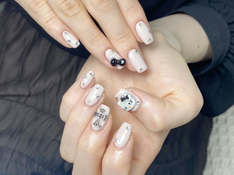 UM_NailSALON
