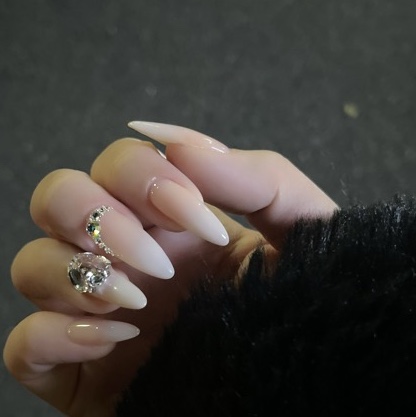 nail_by_megue