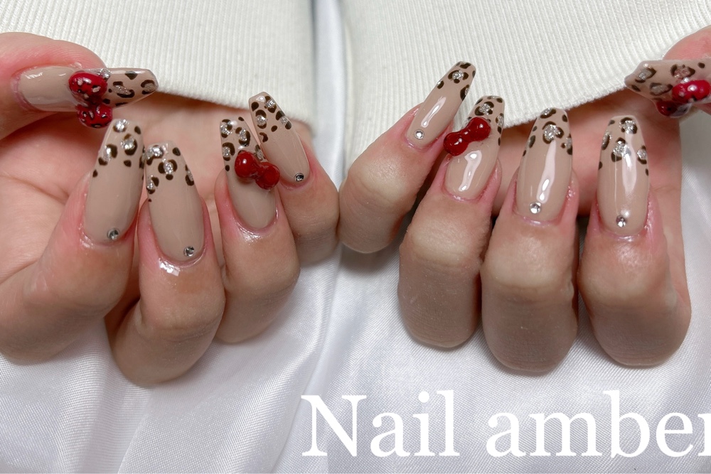 Nail_amber