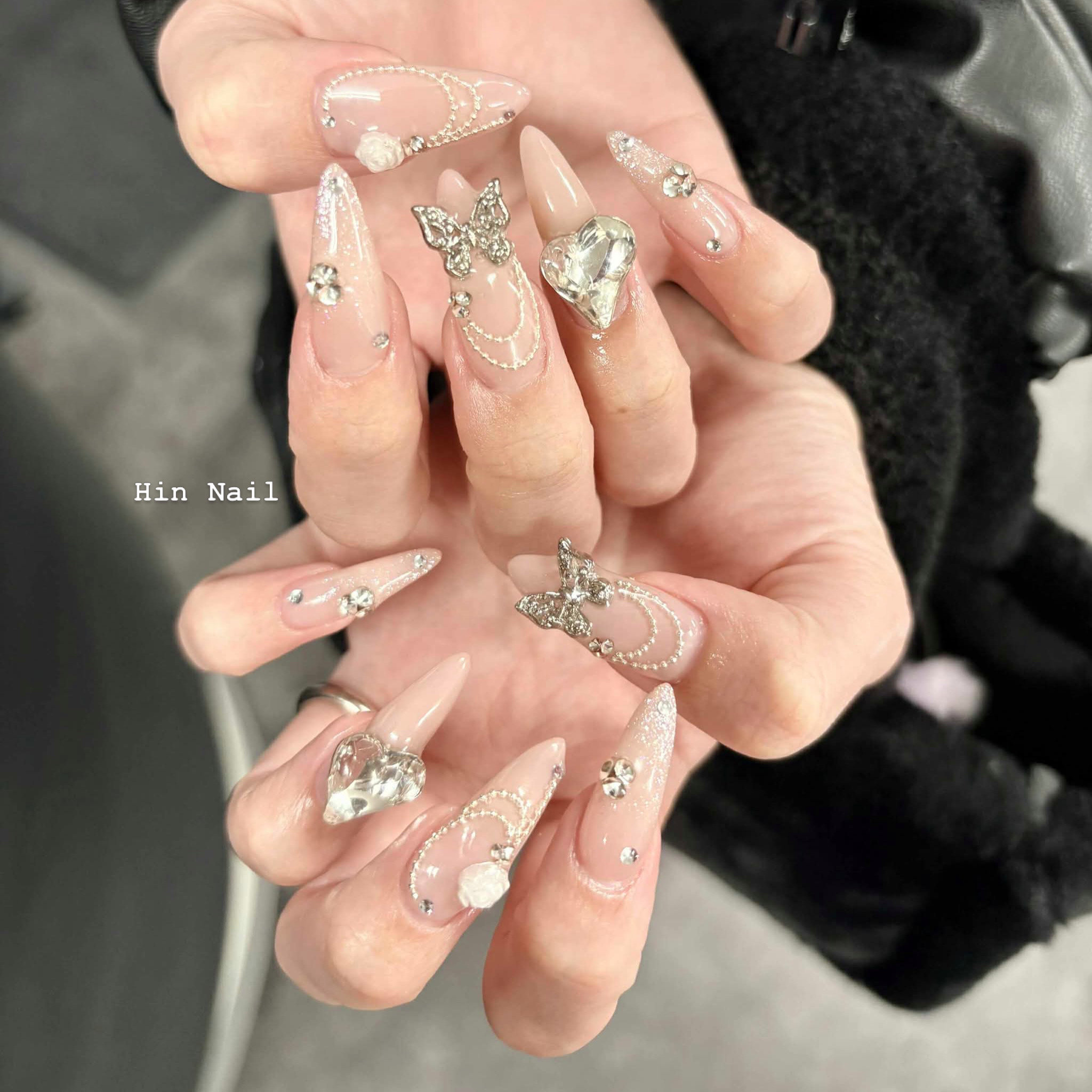 Hin_Nail