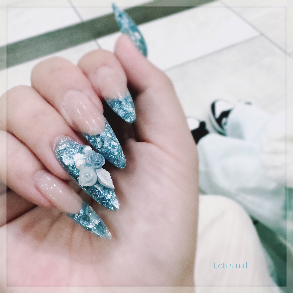 Lotus_Nail