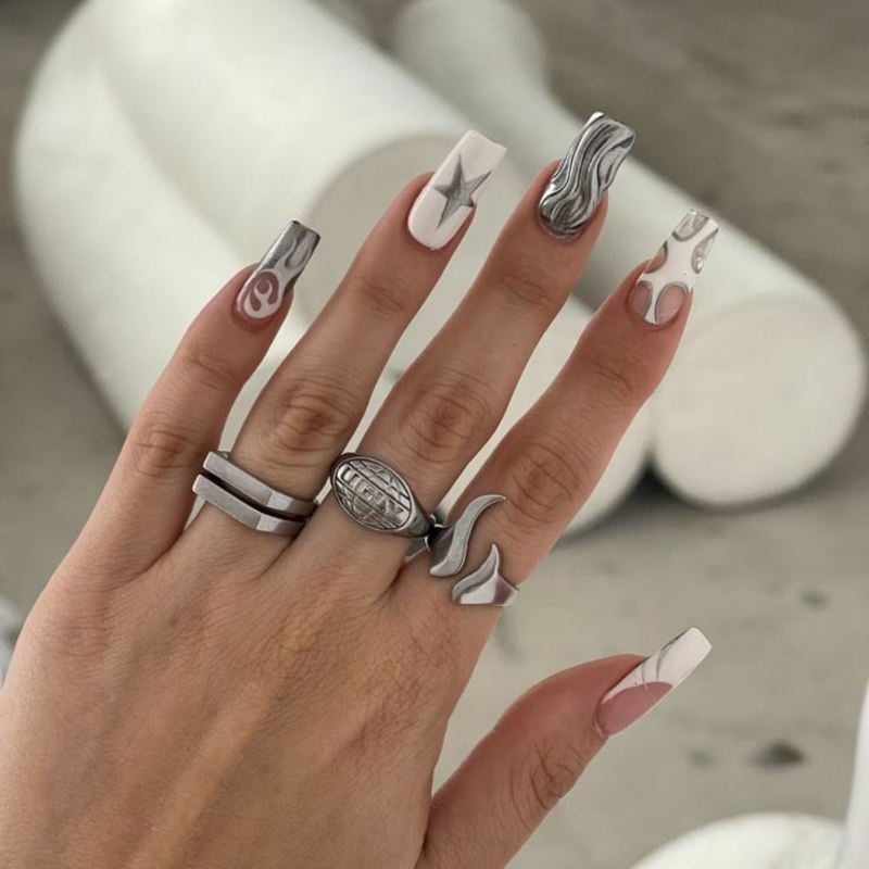 HerNails2