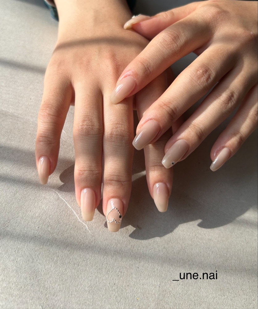 _une.nail