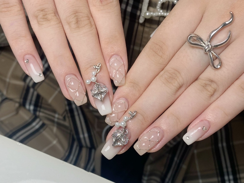 UM_NailSALON