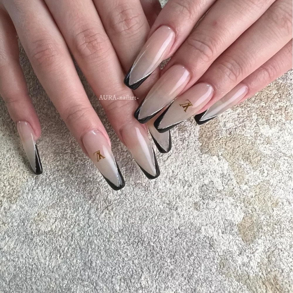 AURA_nailart