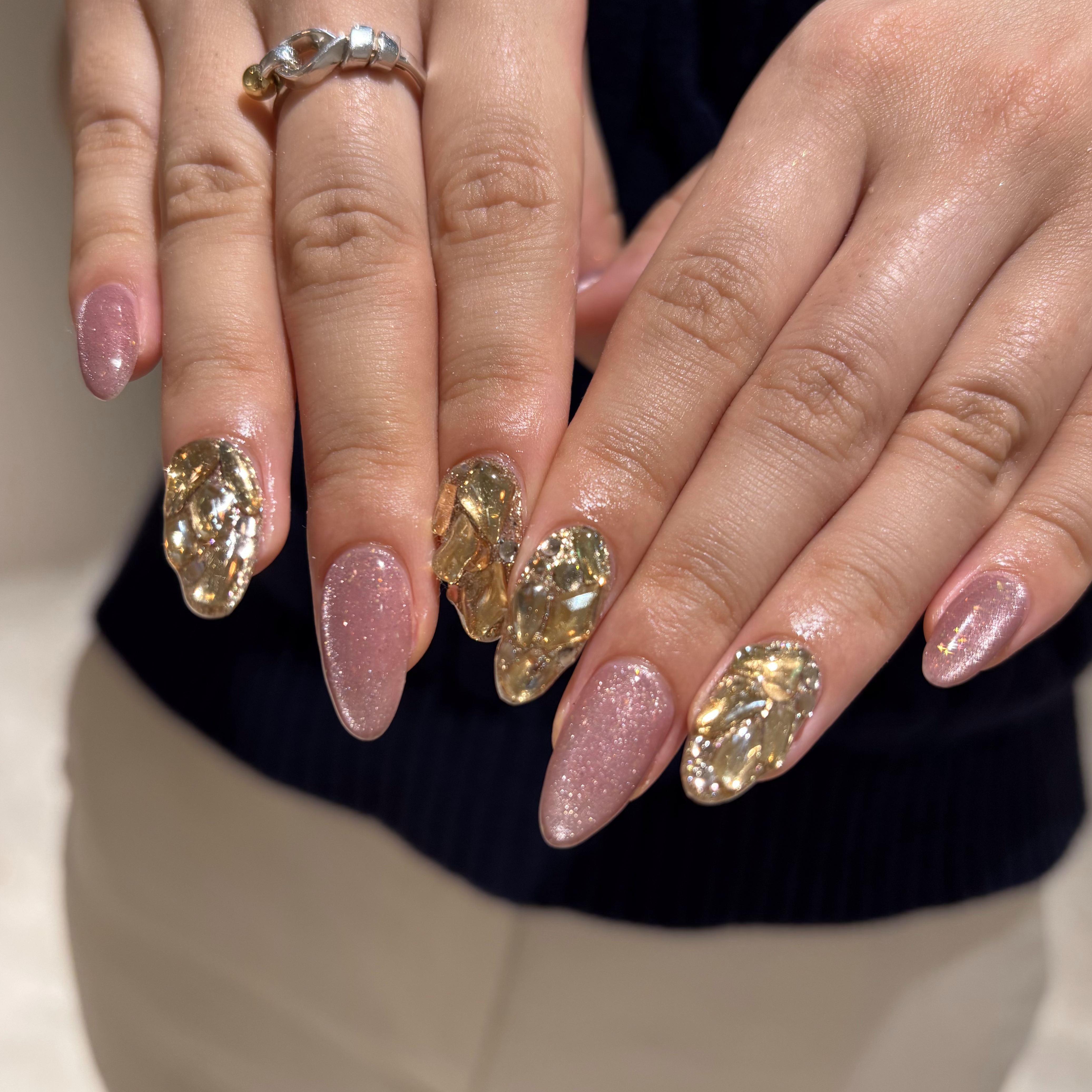 Emu...nail