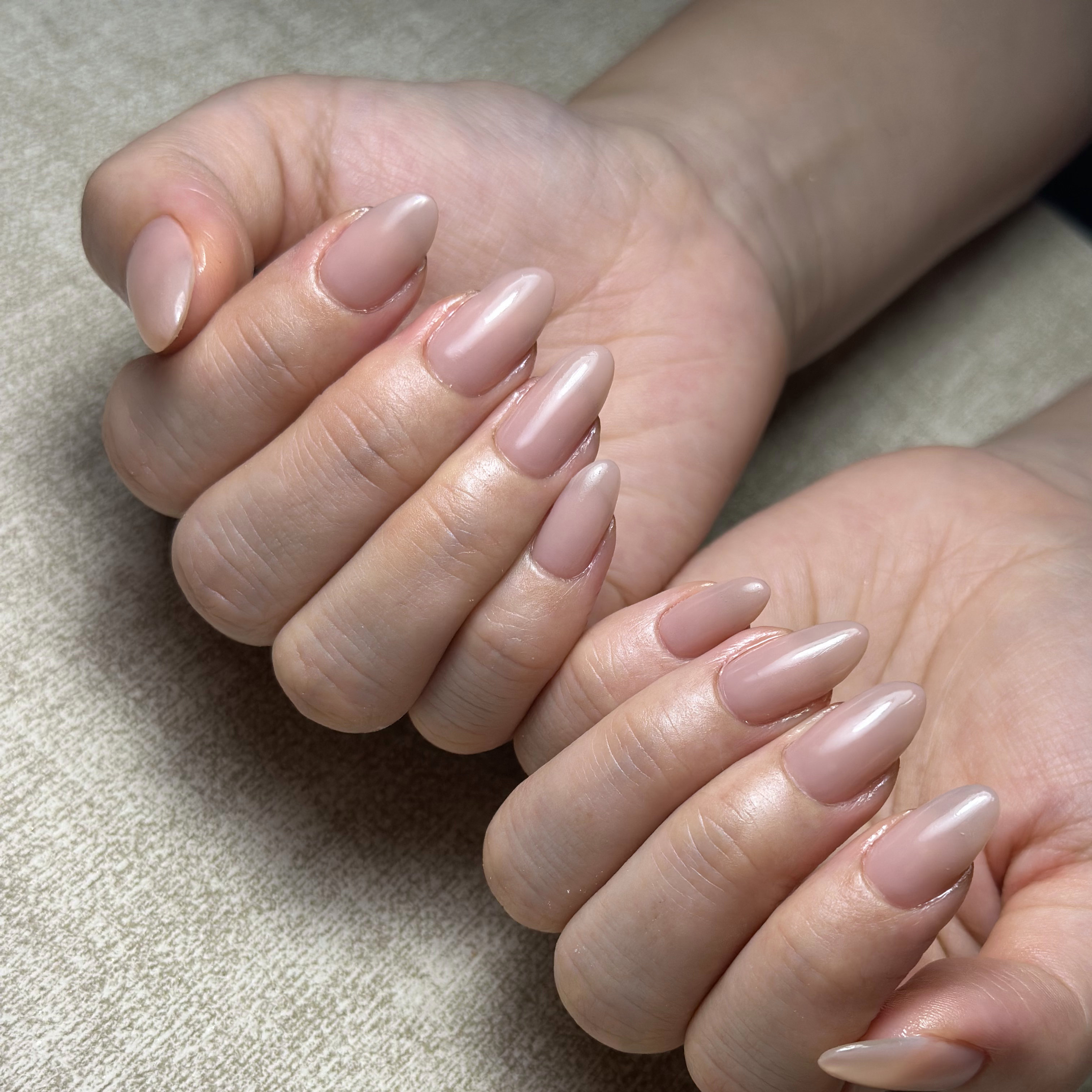 privatenailroom.Antet