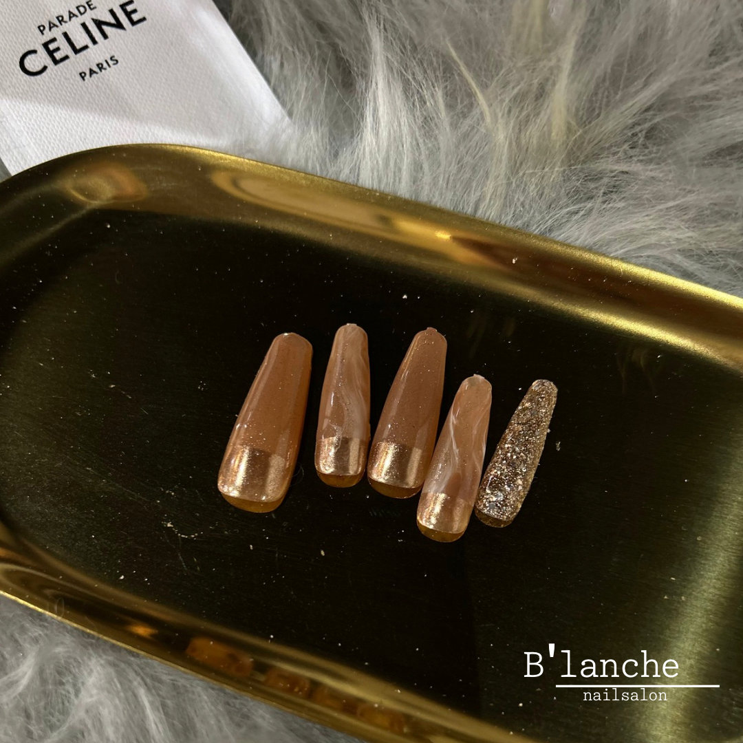 mai_blanche