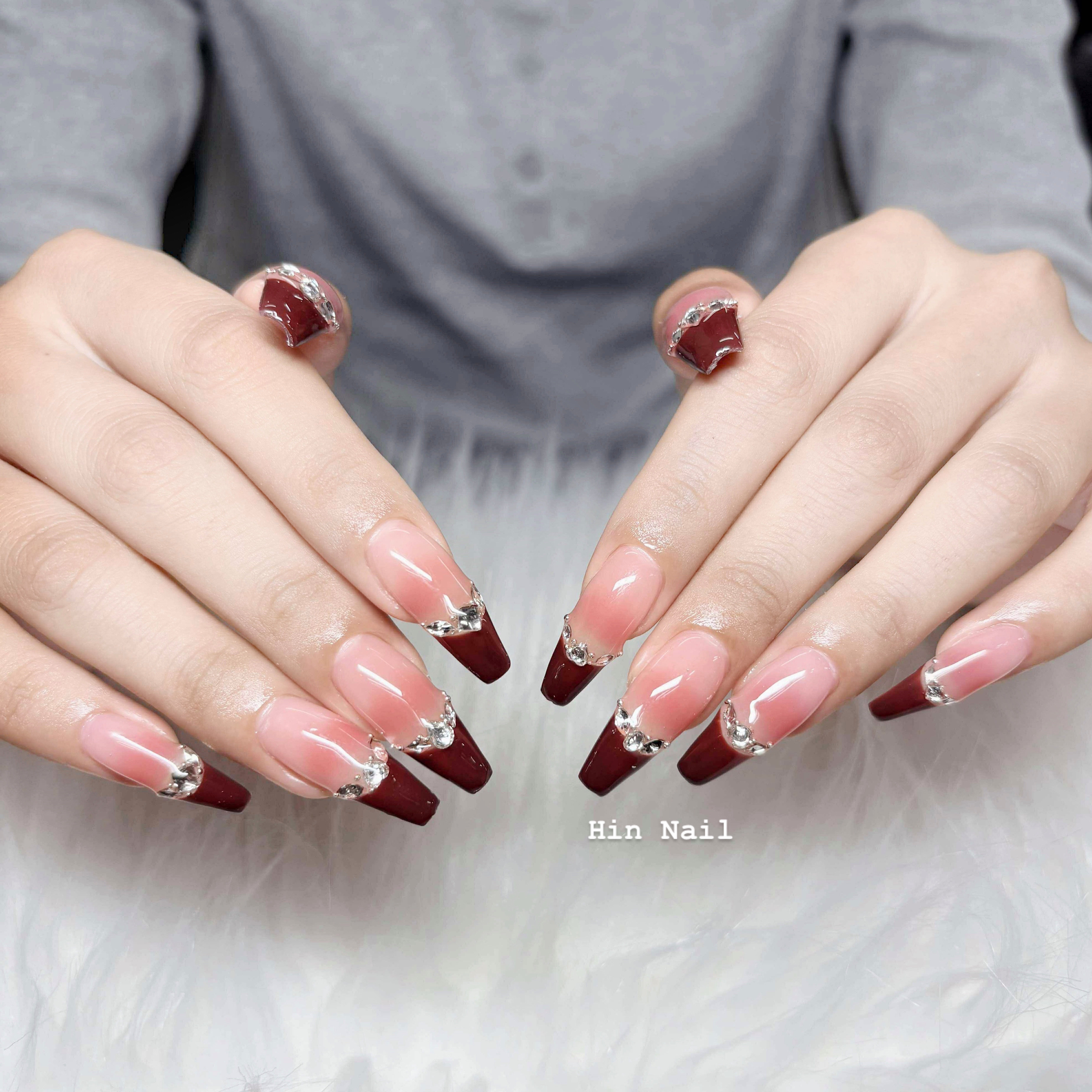 Hin_Nail