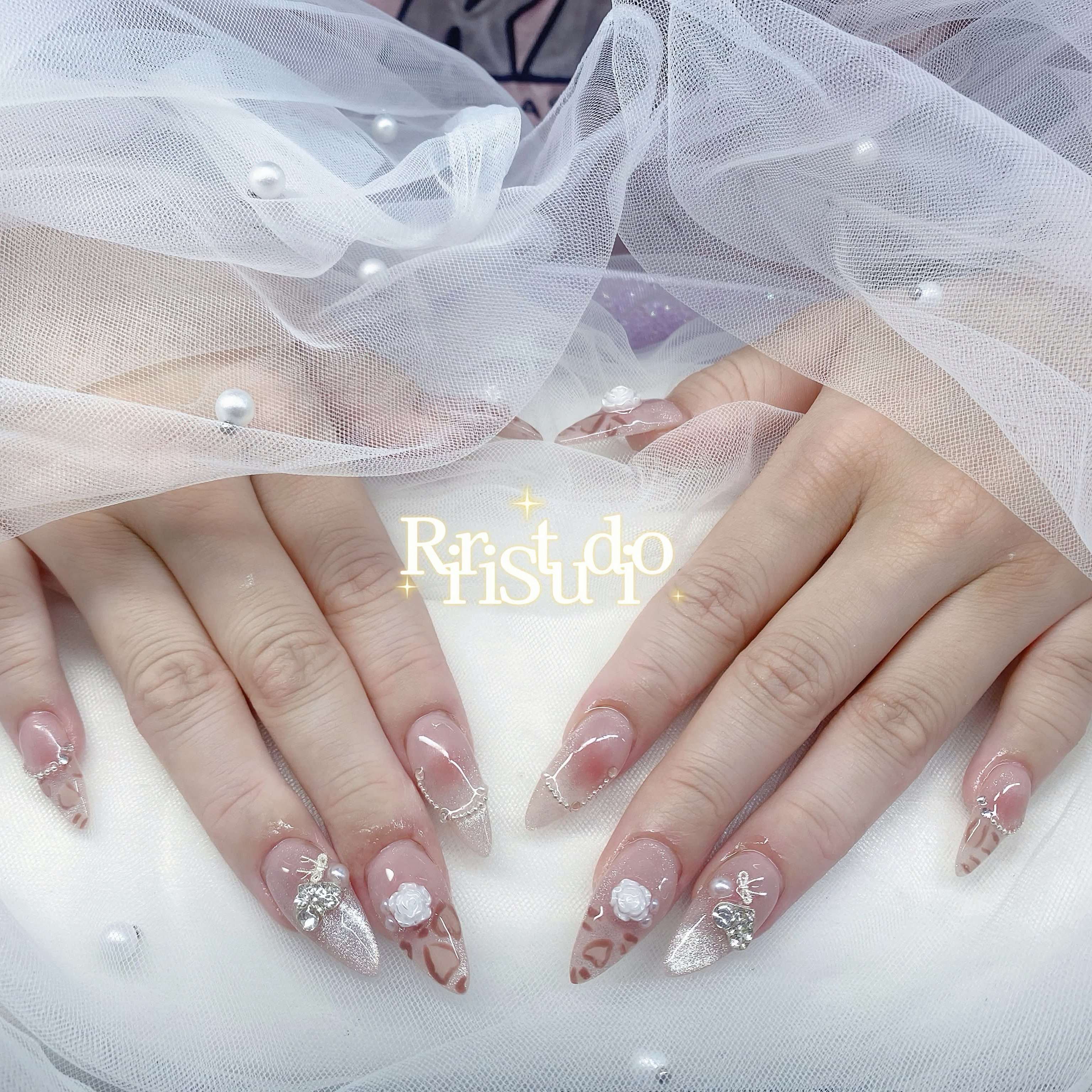 R.NailStudio