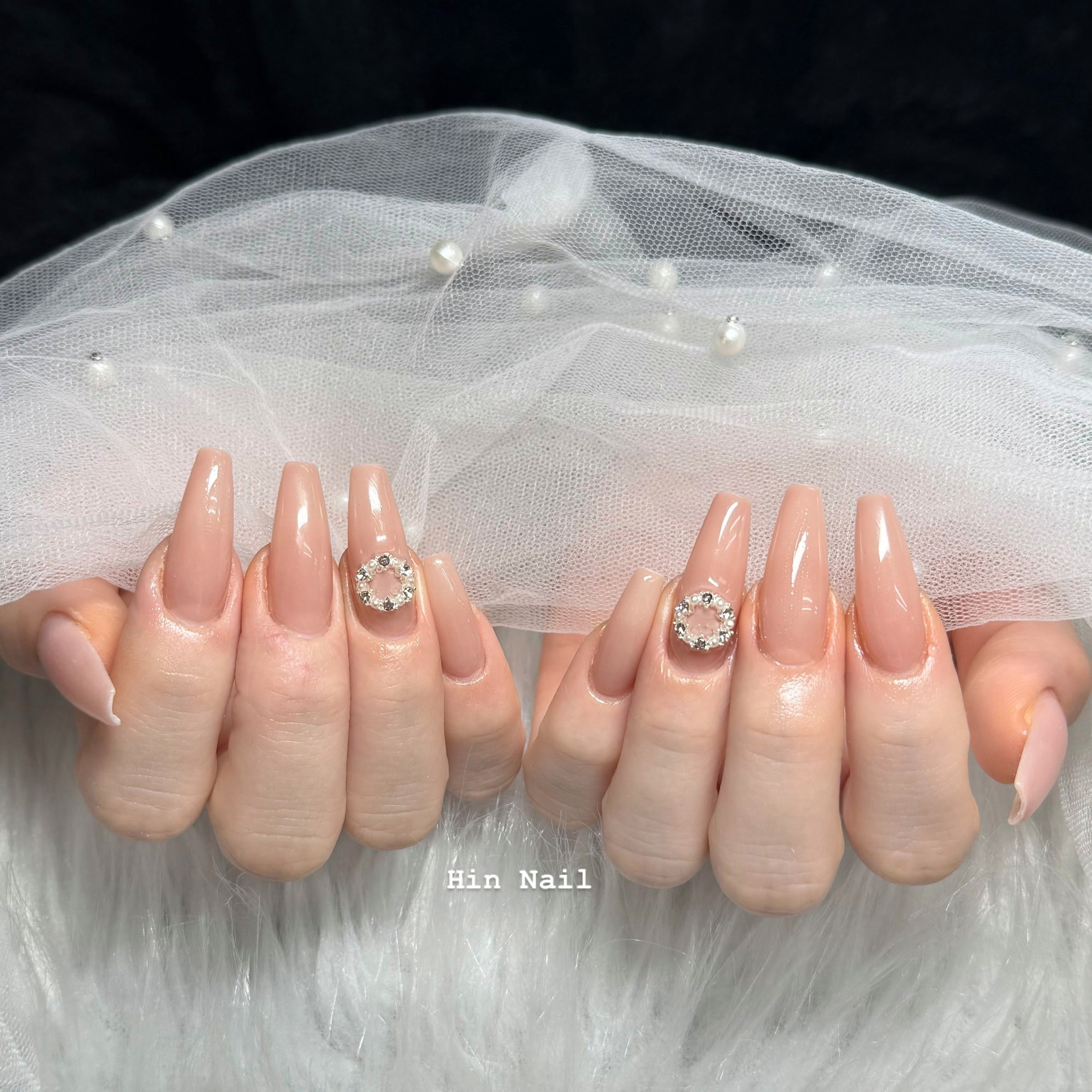 Hin_Nail