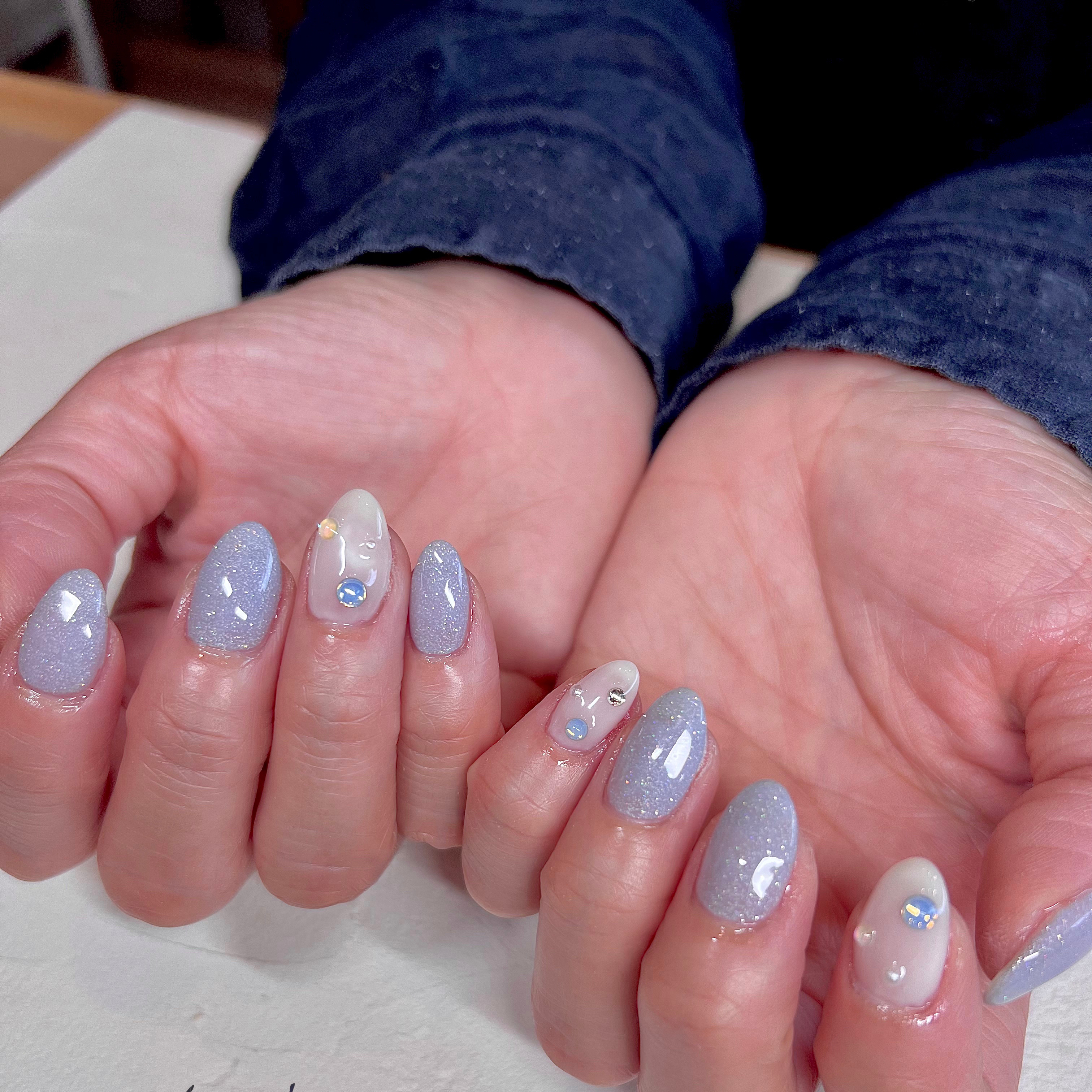 y___nail_libra