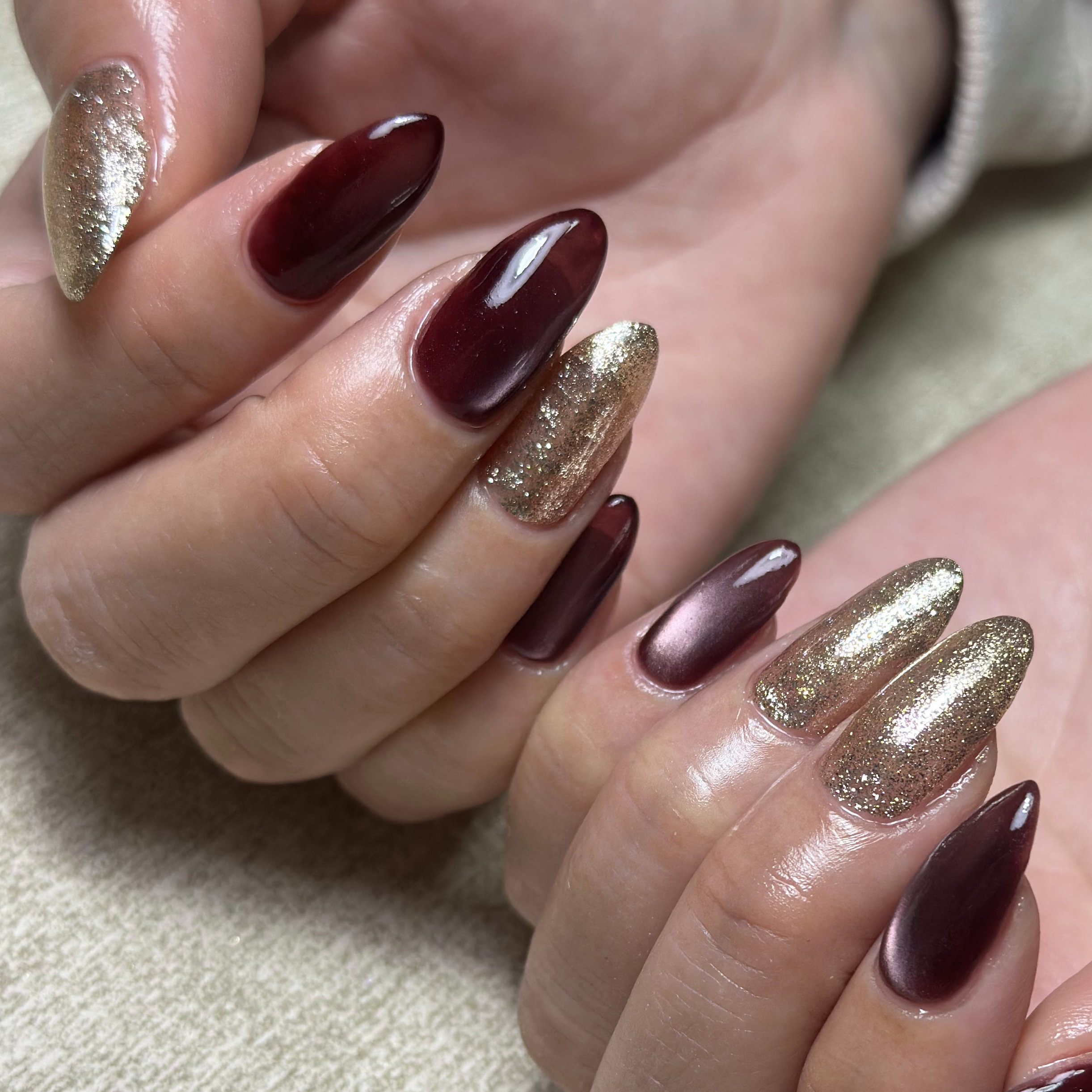 privatenailroom.Antet