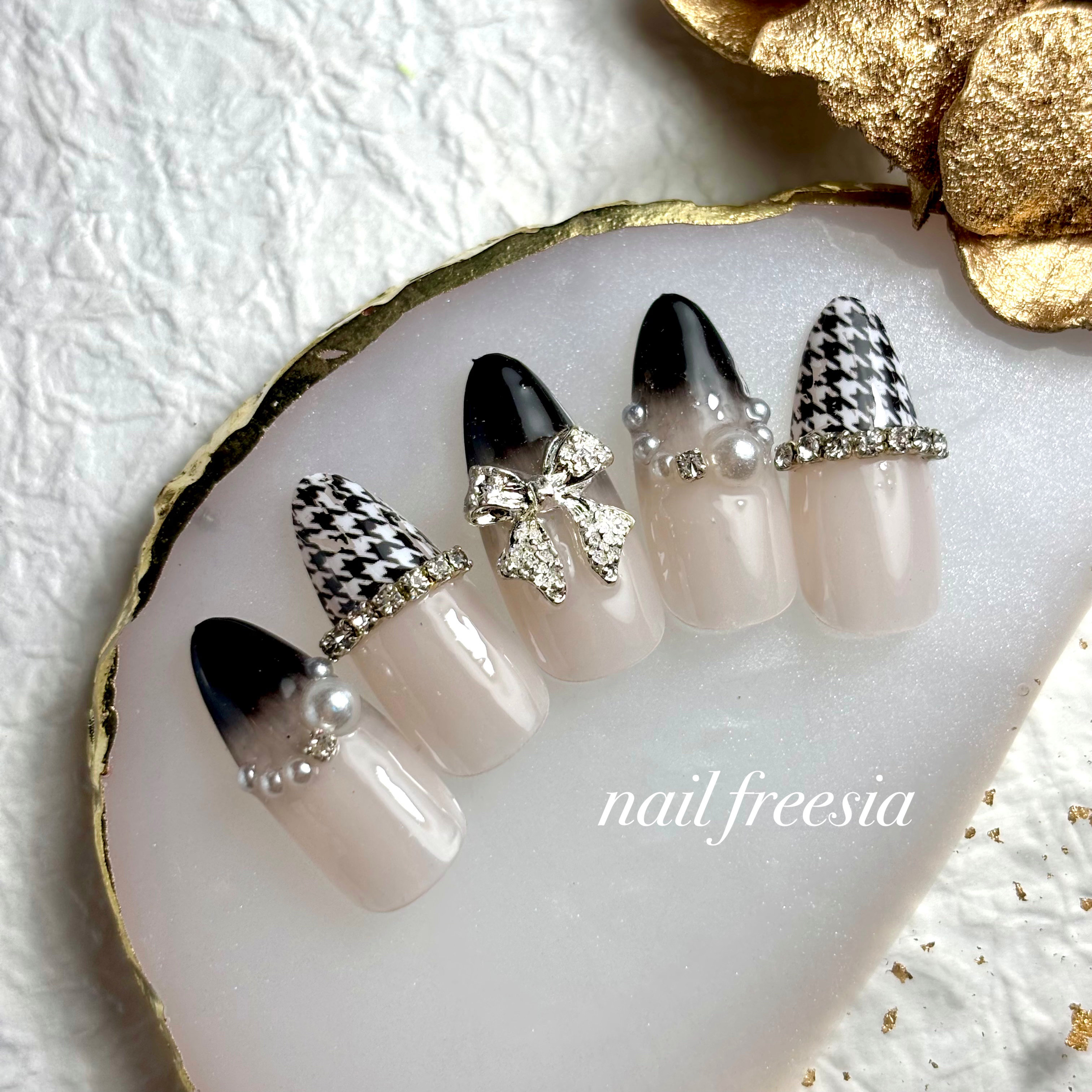 nail_freesia