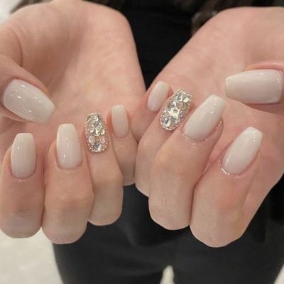 埋め尽くしネイル
（ワンカラー&埋め尽くし）