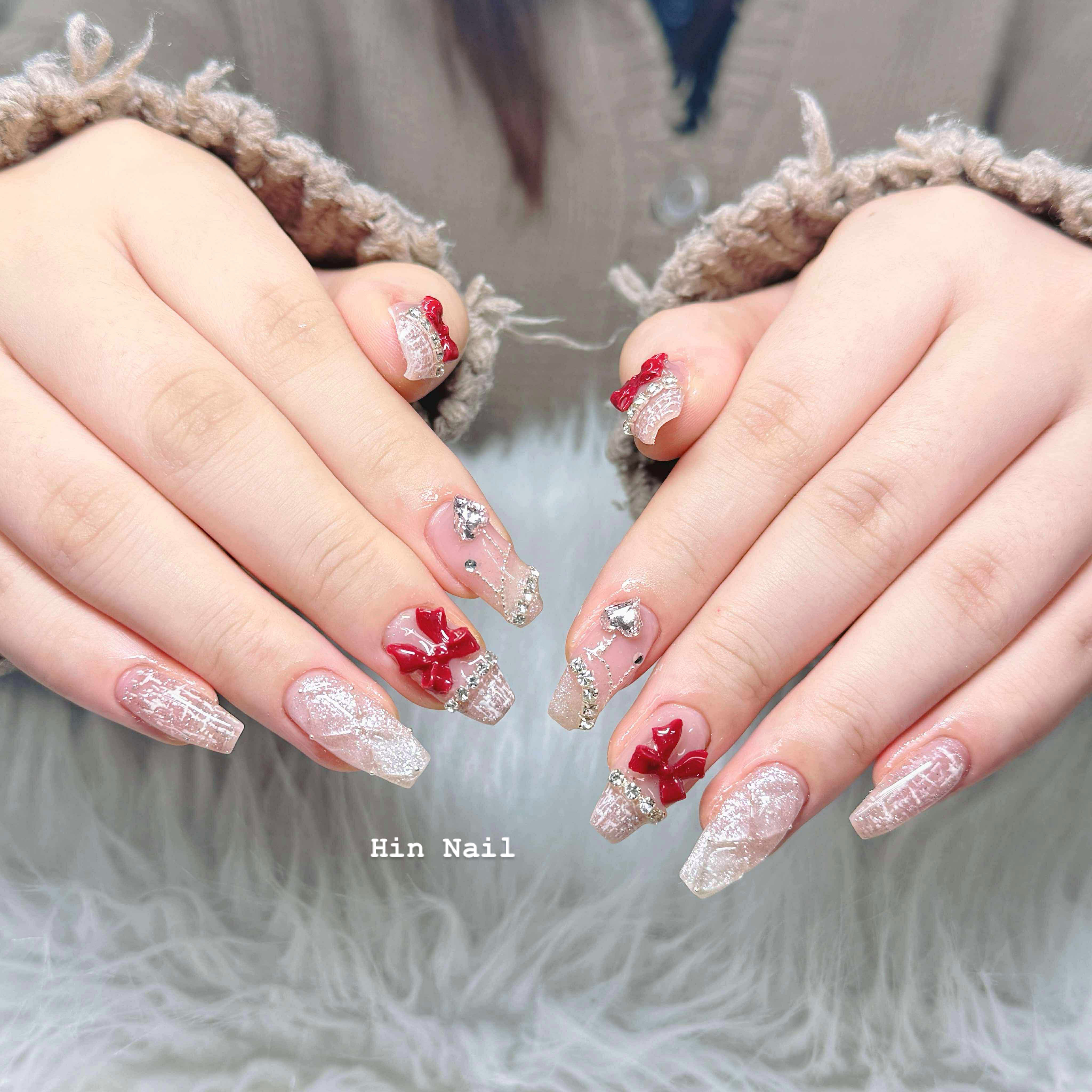 Hin_Nail