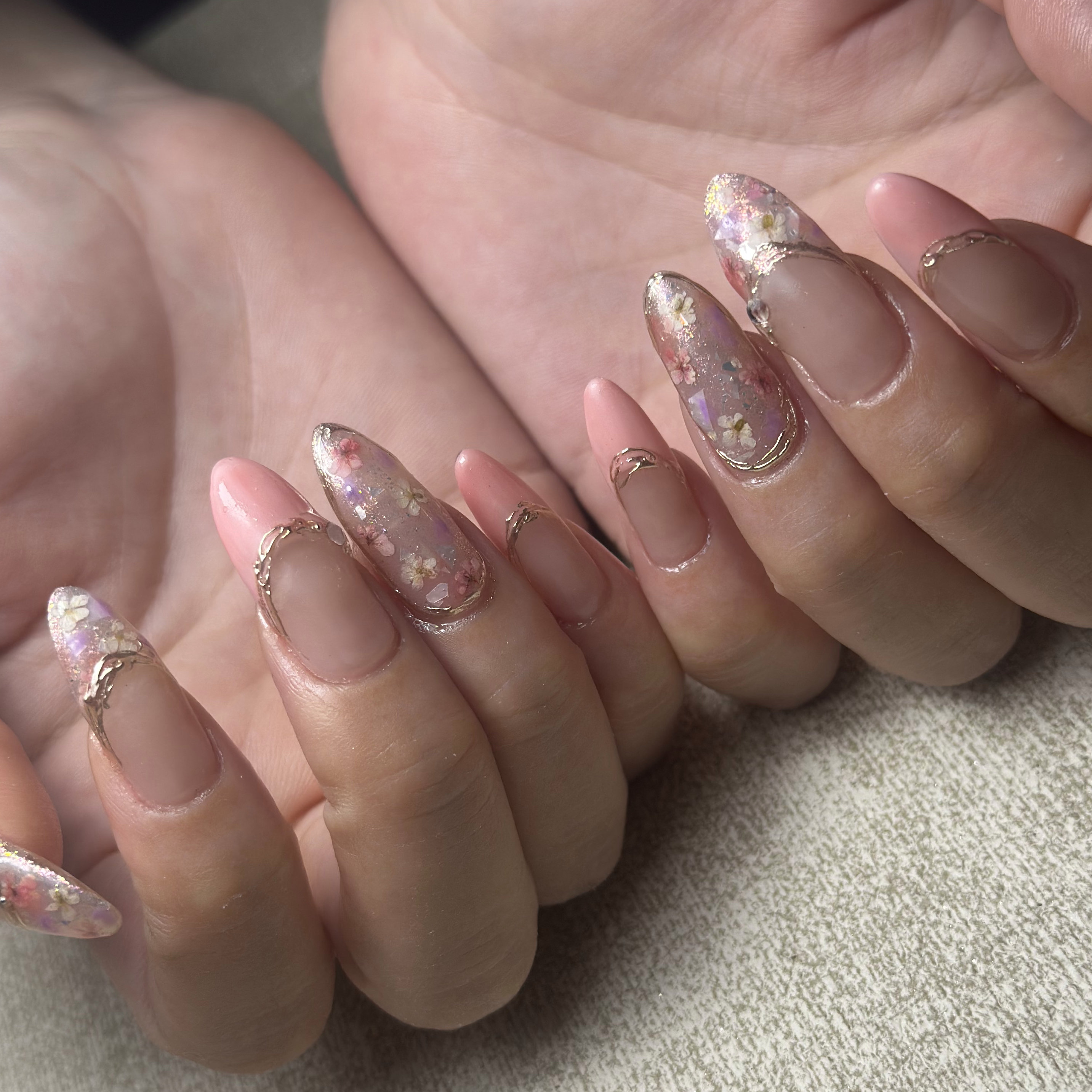 privatenailroom.Antet