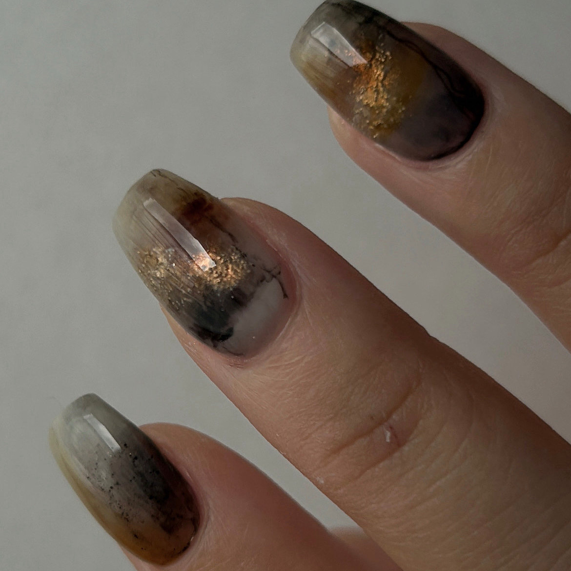 apua_ami.nail