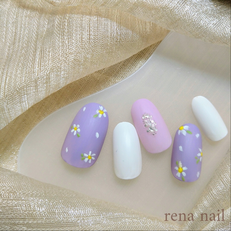 rena_nail