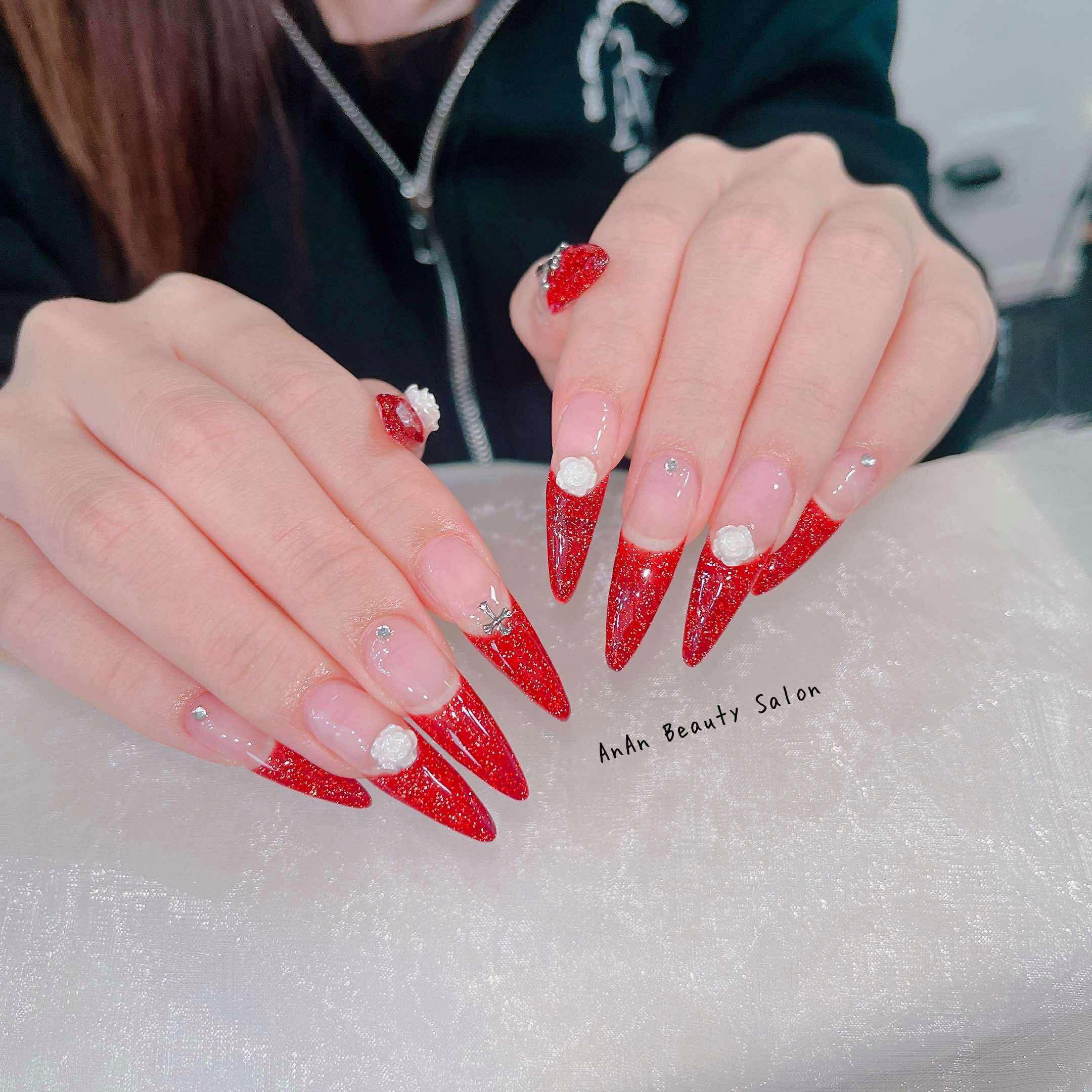 Daly_Nail