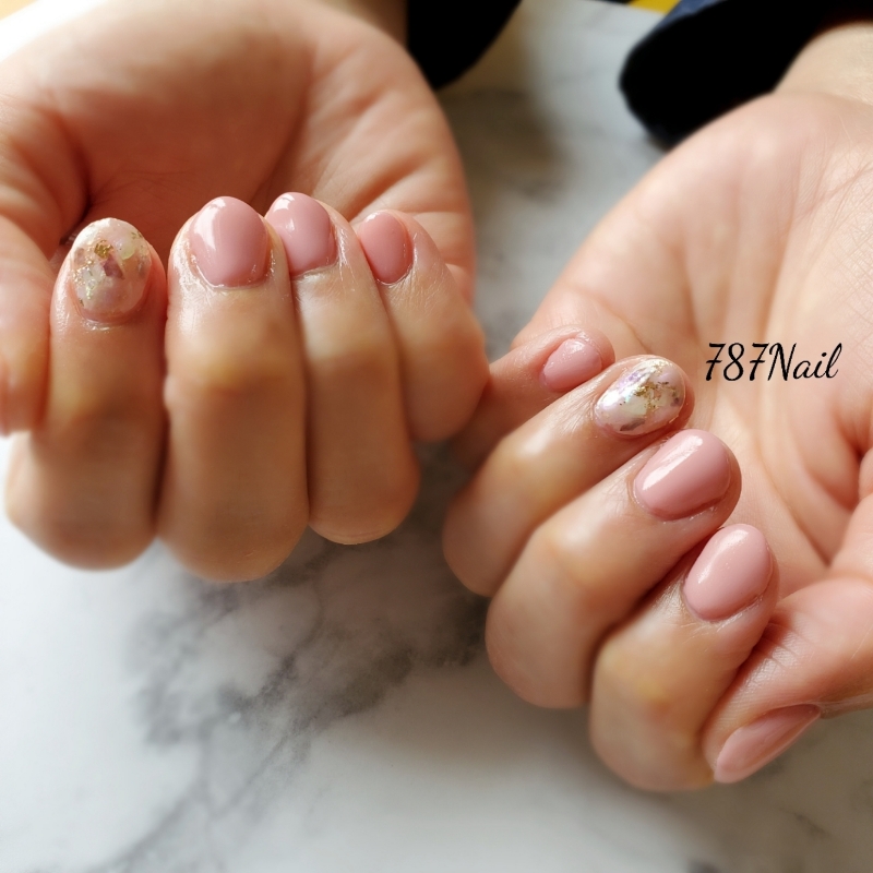 787.Nail