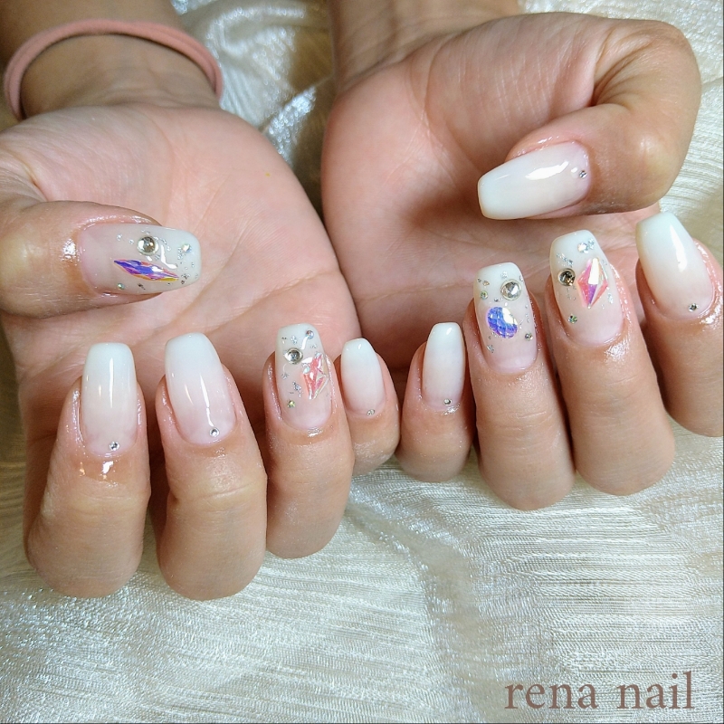 rena_nail