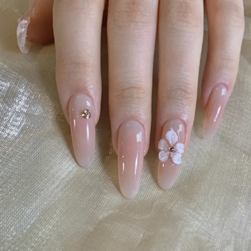 UM_NailSALON