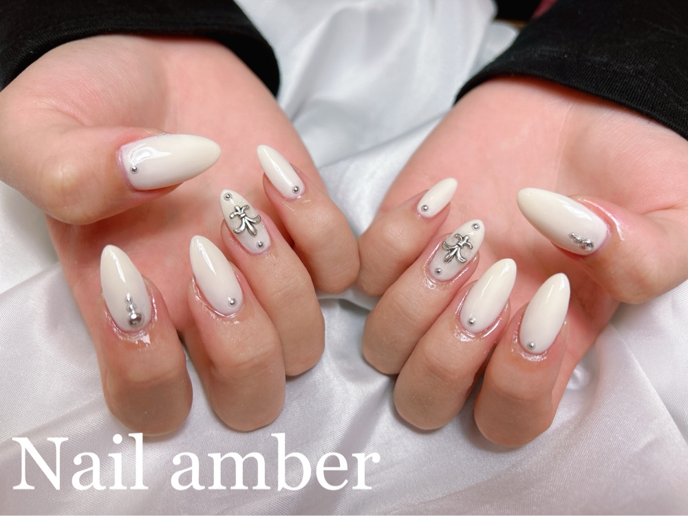 Nail_amber