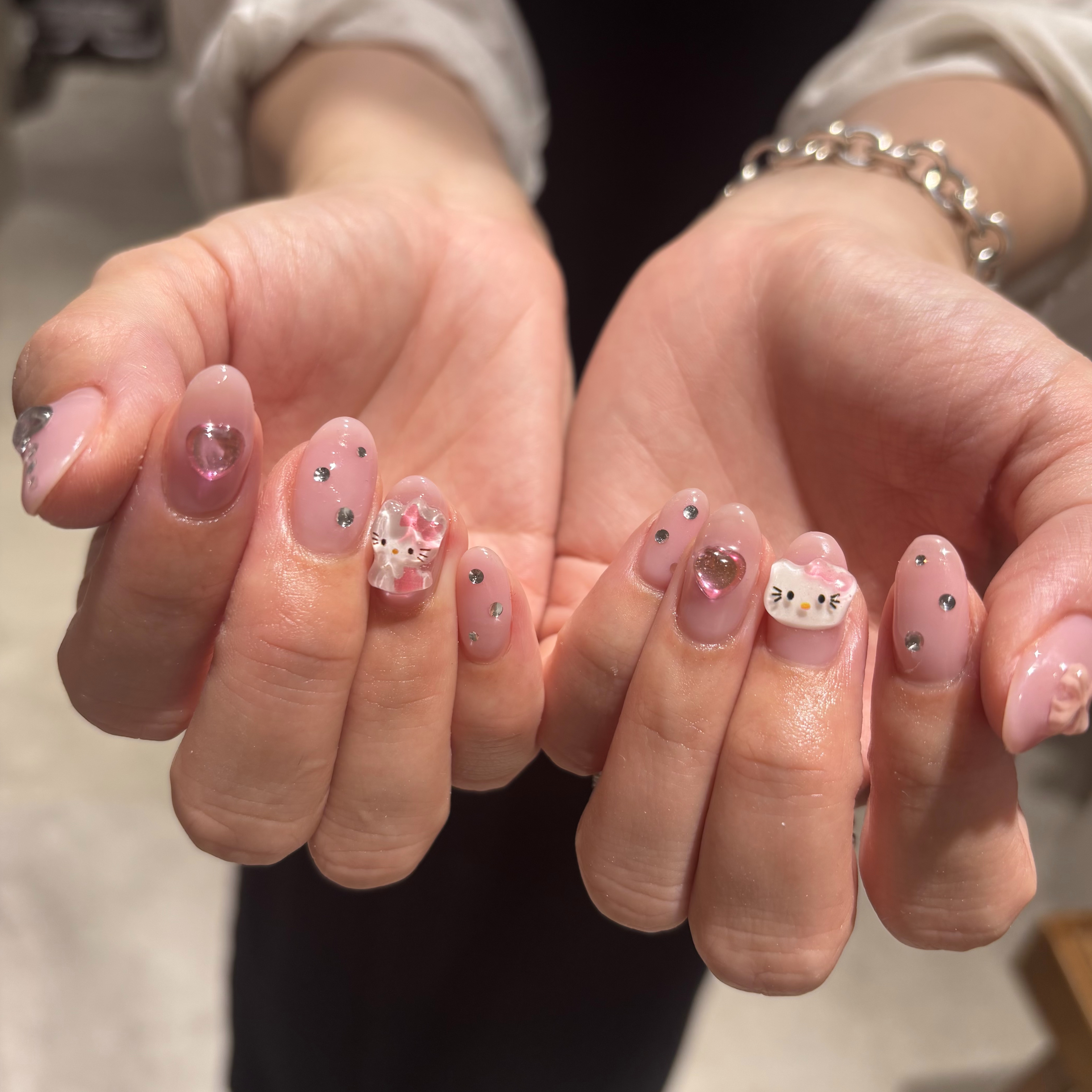 Emu...nail