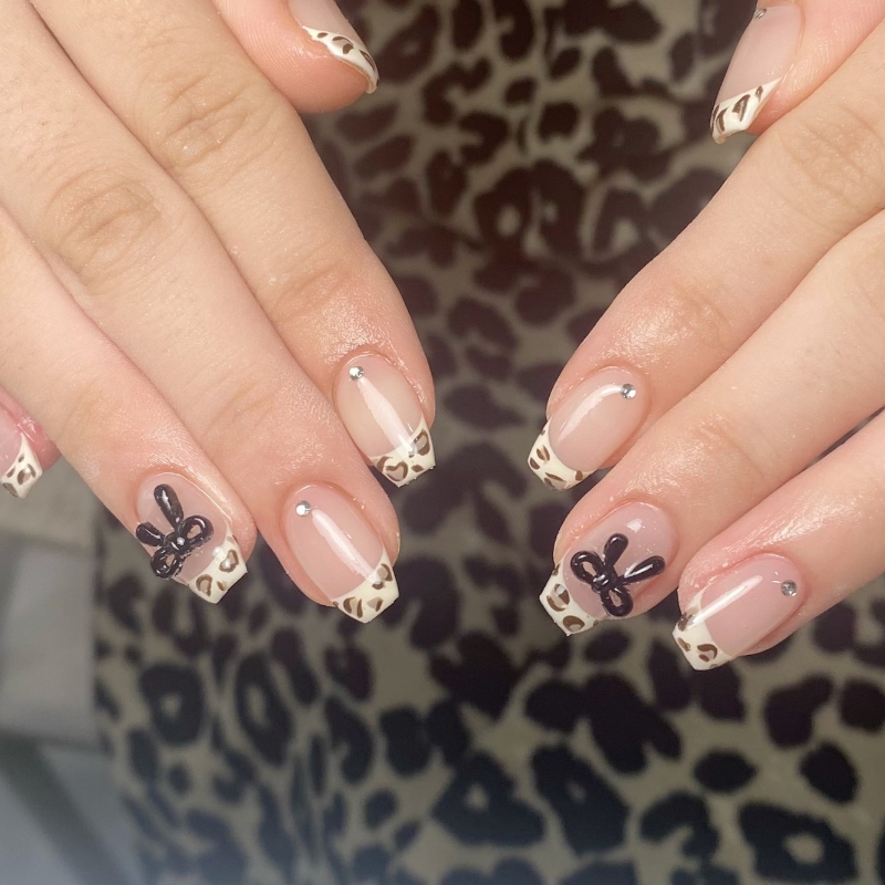 UM_NailSALON