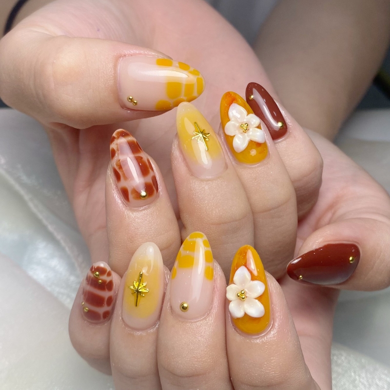 UM_NailSALON