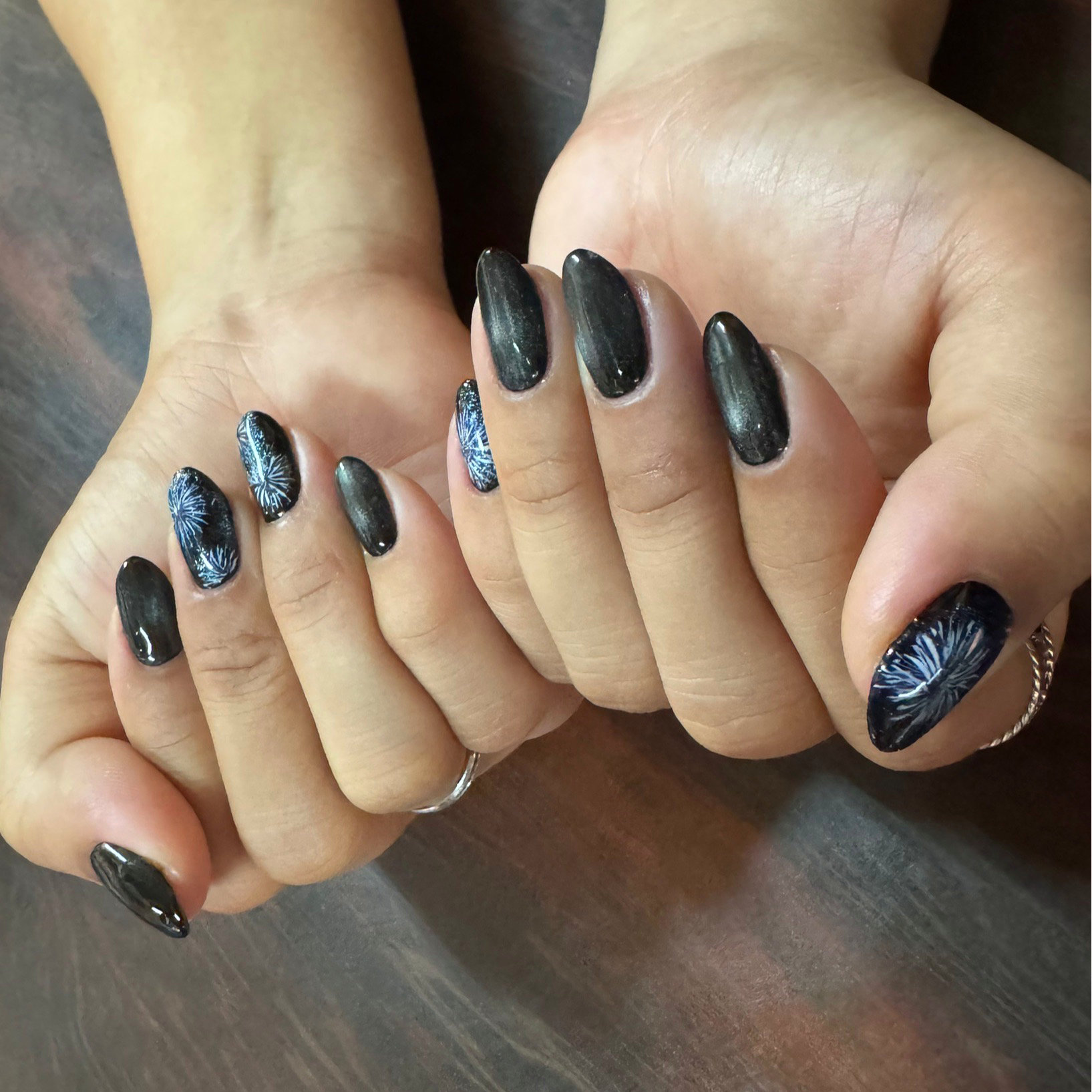 privatenailroom.Antet