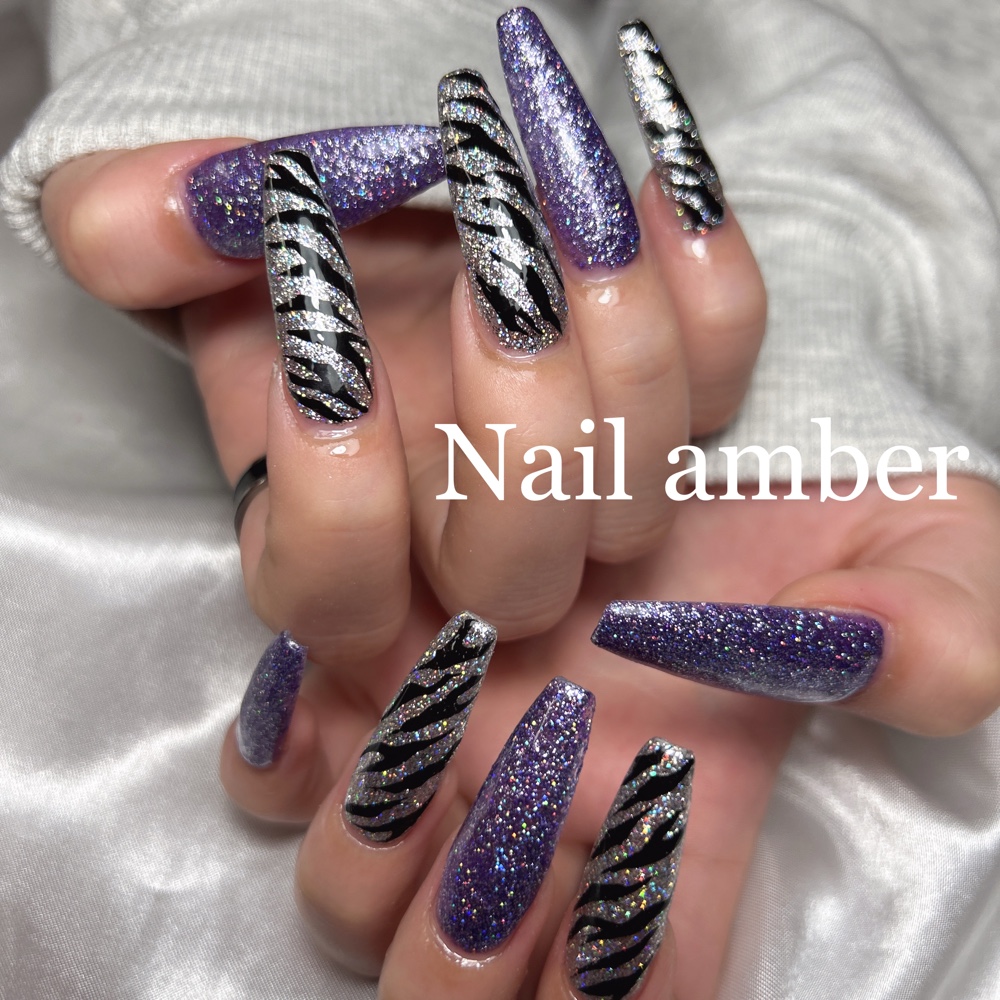 Nail_amber