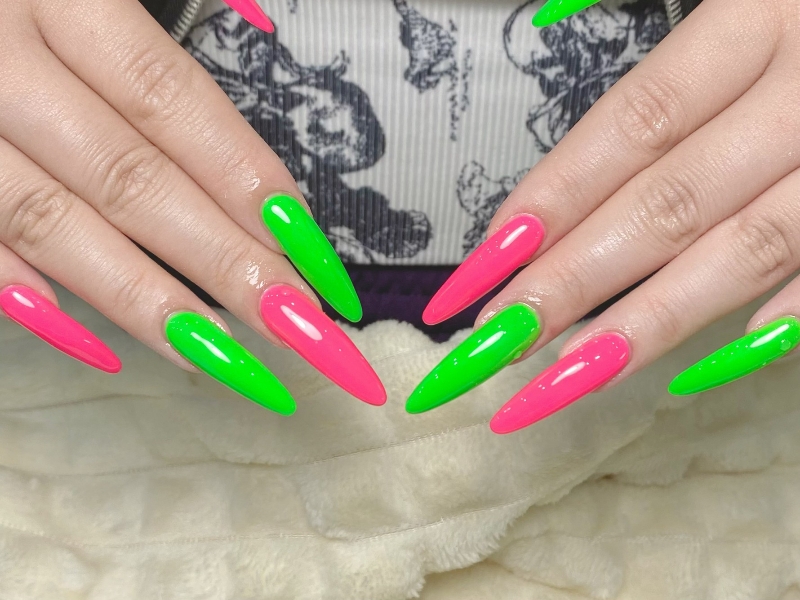 UM_NailSALON