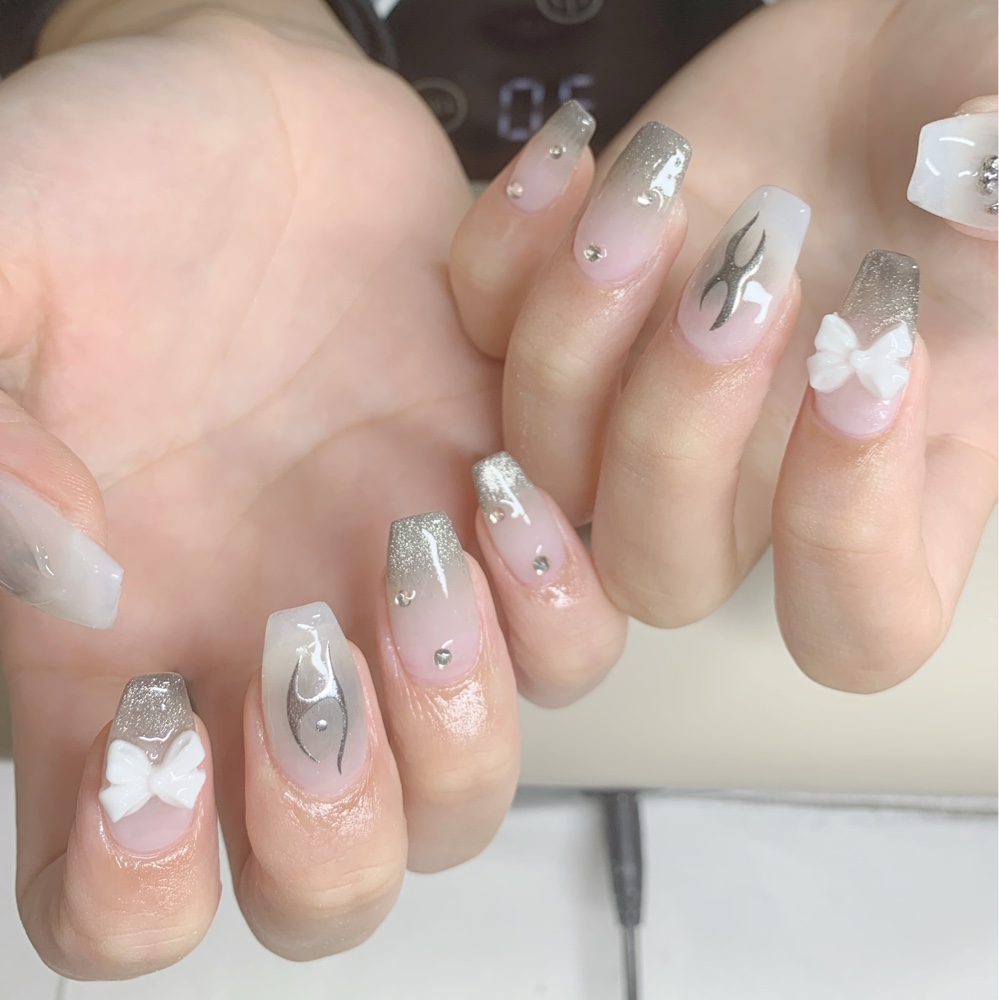 AINA_nail