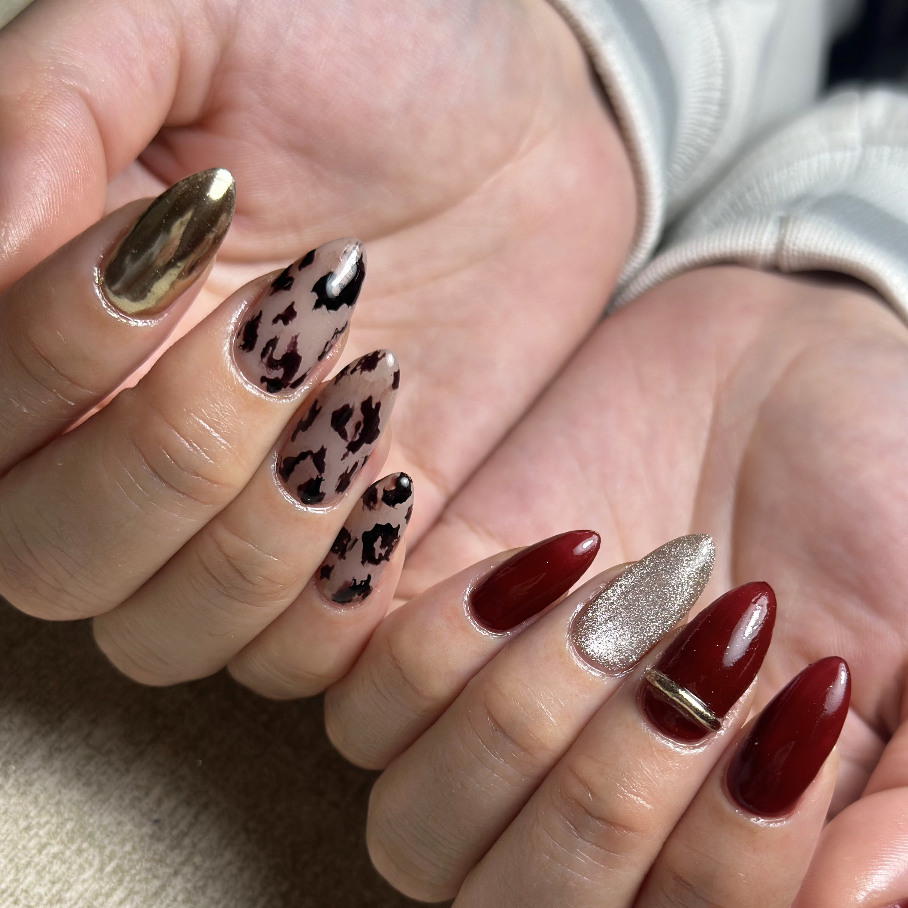 privatenailroom.Antet