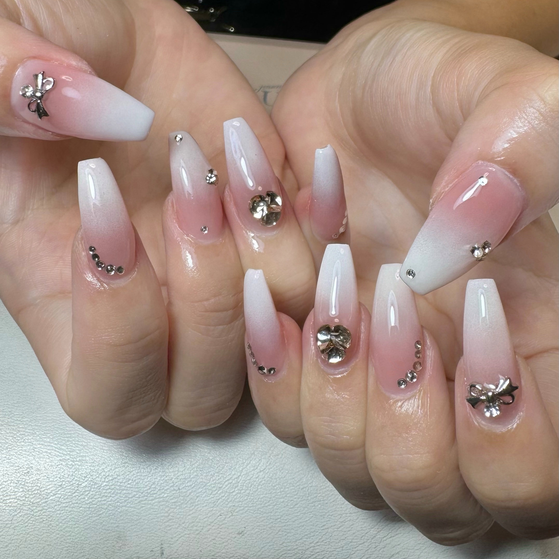 ain.nail