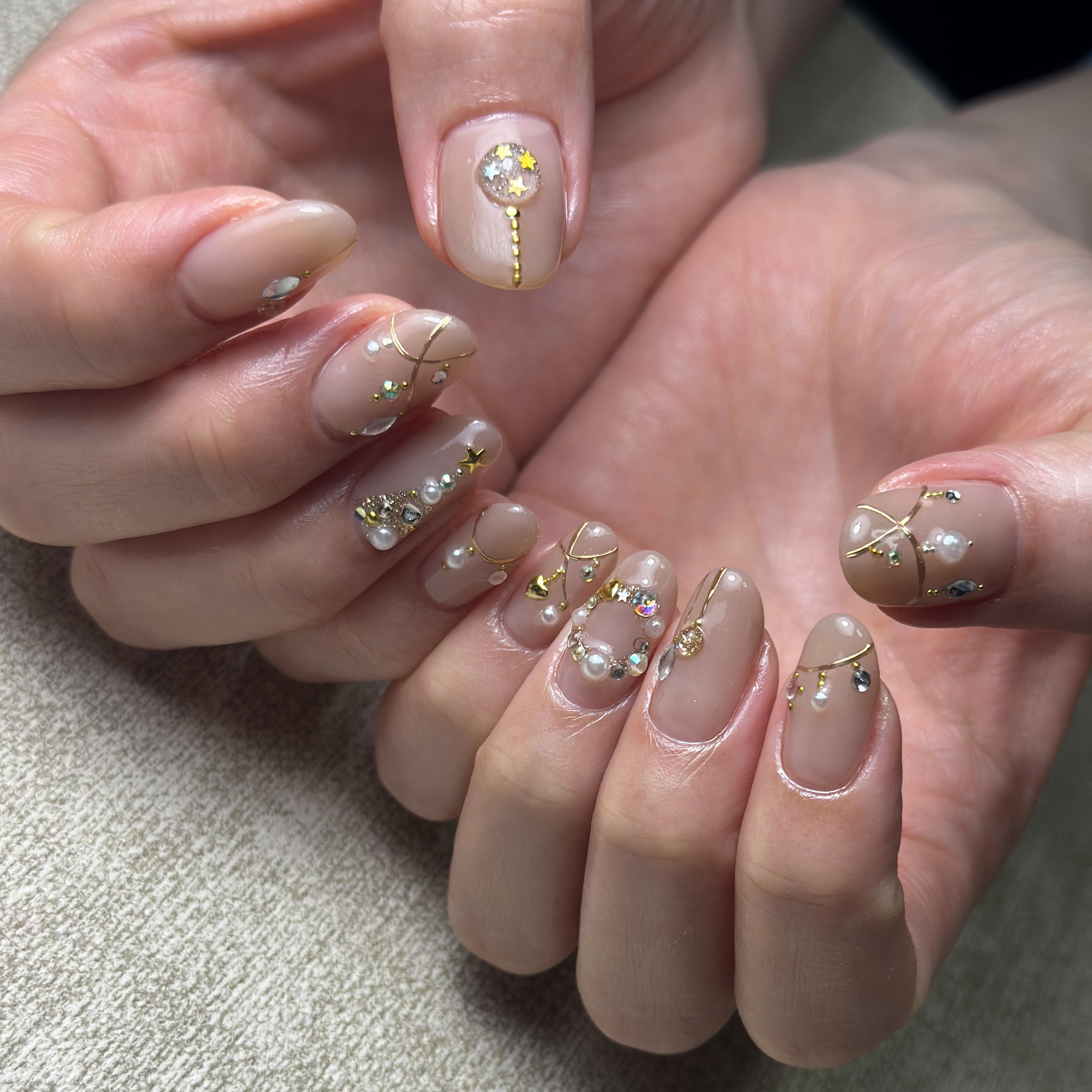 privatenailroom.Antet