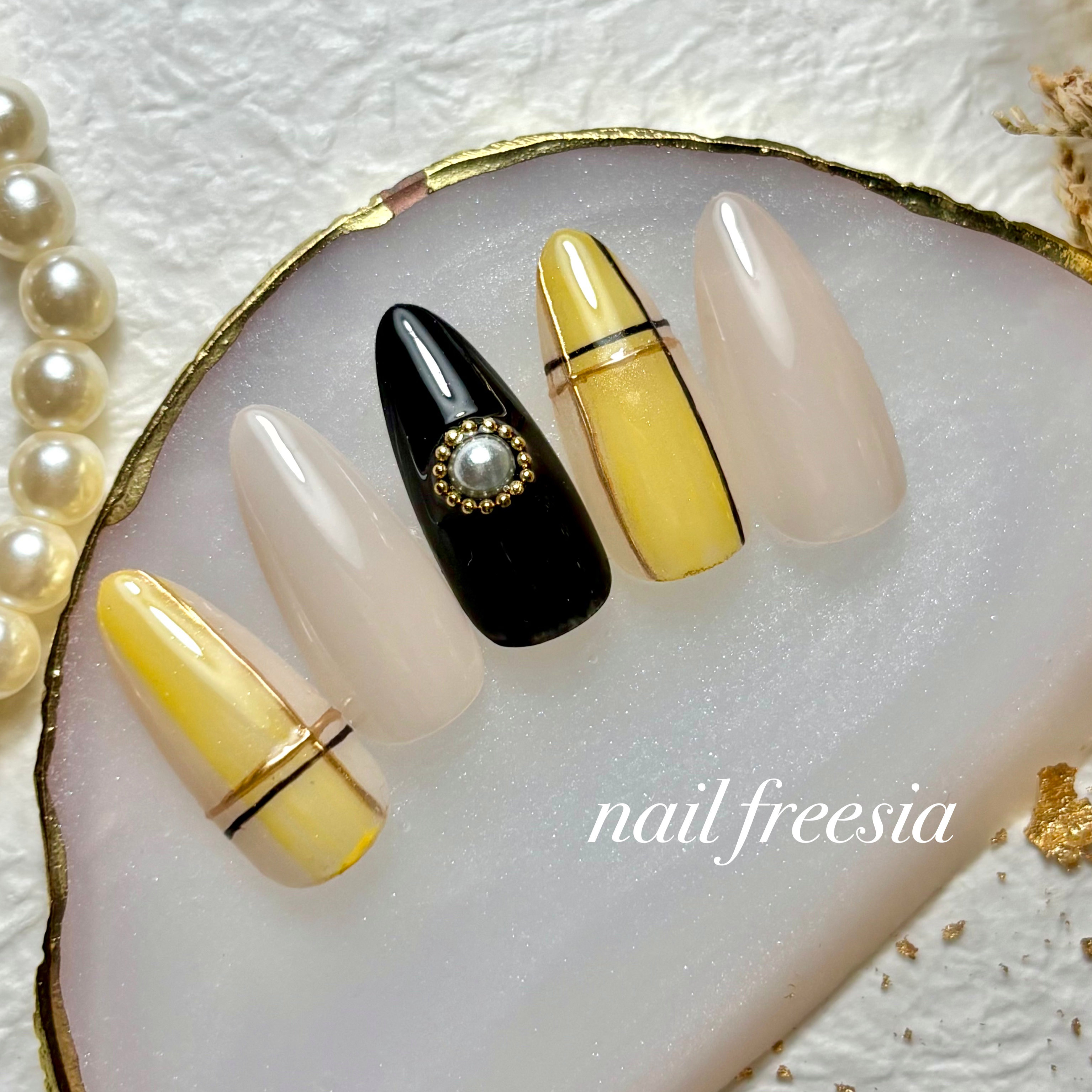 nail_freesia