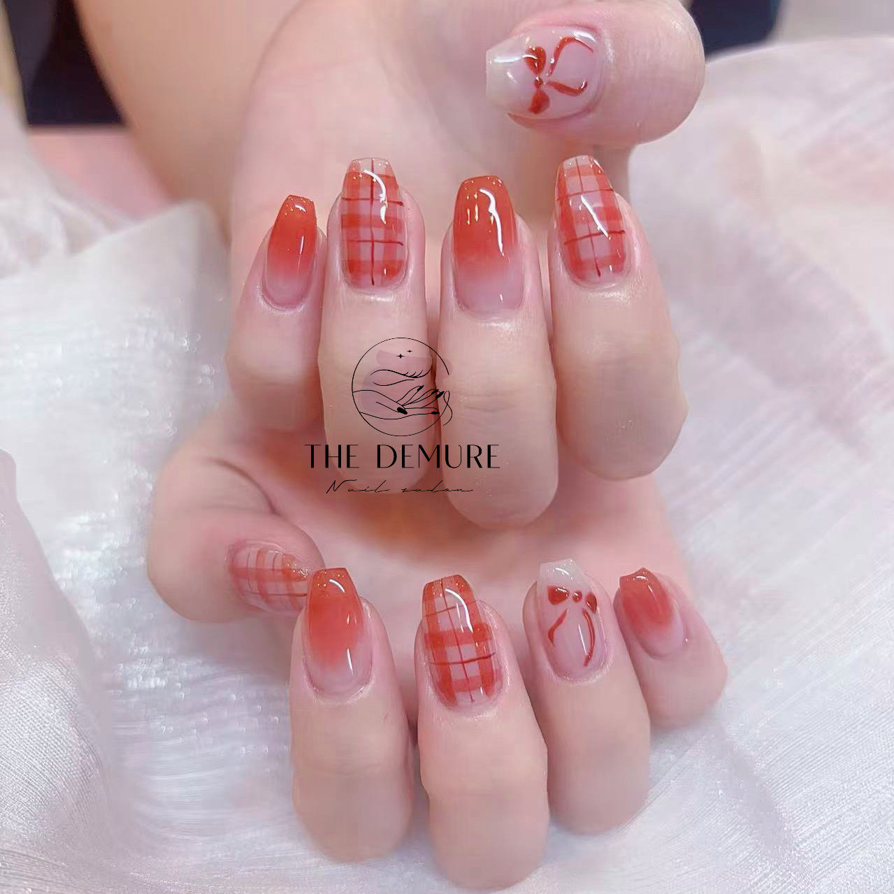nail_Demure