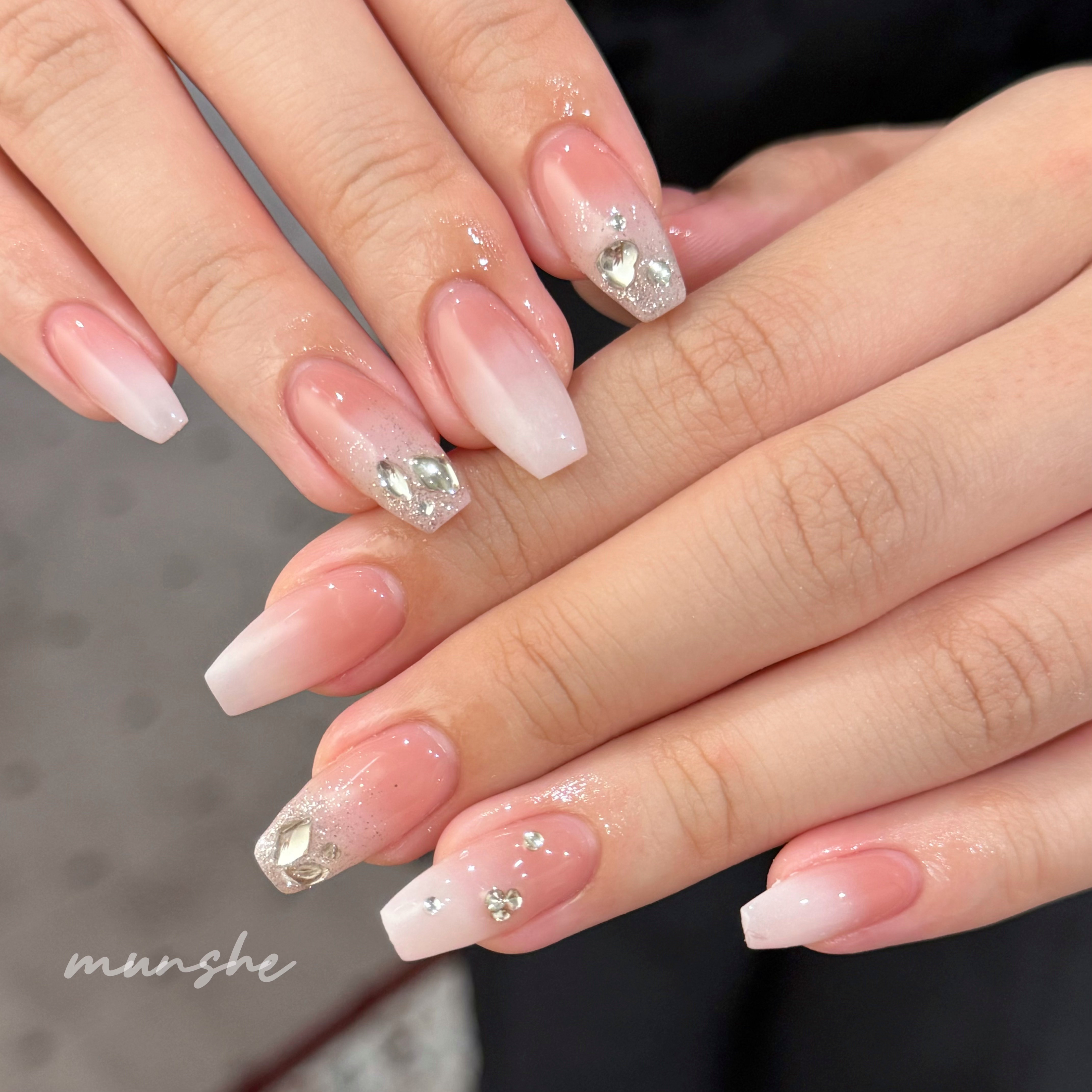 munshe_nails