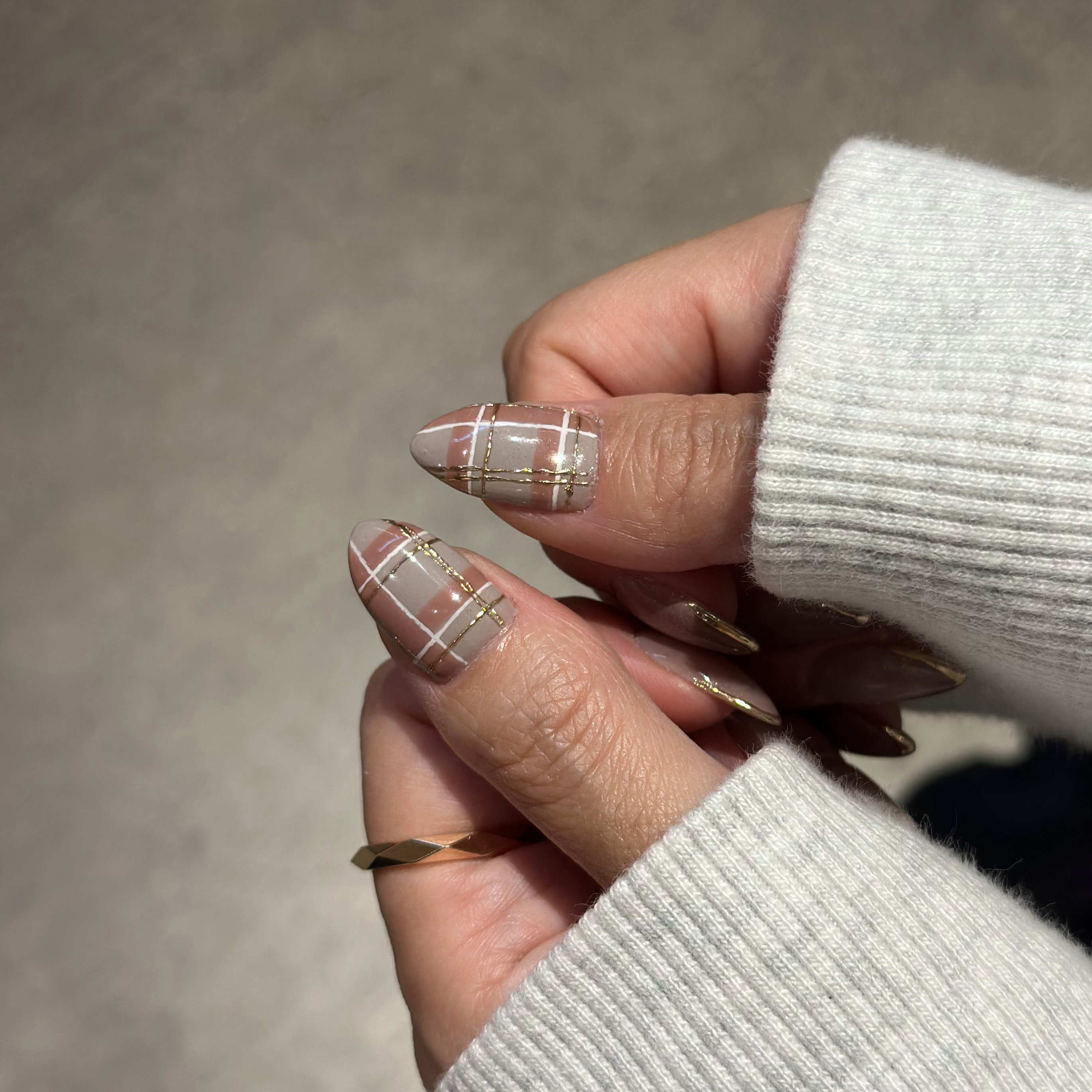 privatenailroom.Antet